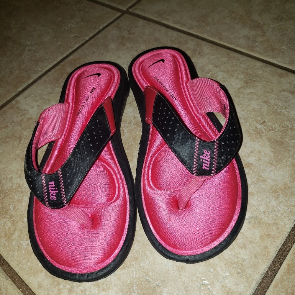 Nike Comfort FlipFlops size 6